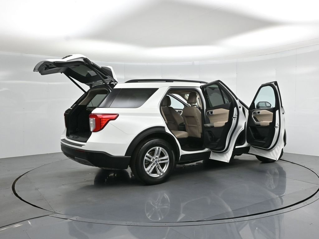 Certified 2023 Ford Explorer XLT w/ Equipment Group 202A RWD image 6