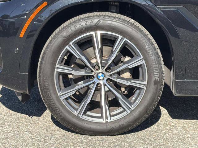 Used 2021 BMW X6 xDrive40i w/ M Sport Package AWD/4WD image 28