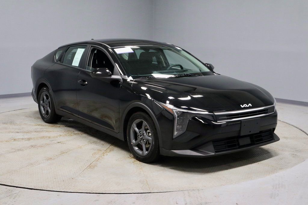 Used 2025 Kia K4 LXS image 7