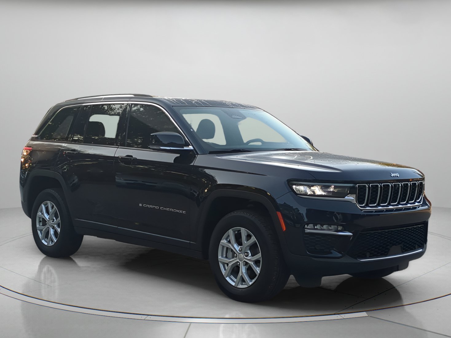 Used 2023 Jeep Grand Cherokee Limited w/ Luxury Tech Group II AWD/4WD image 38