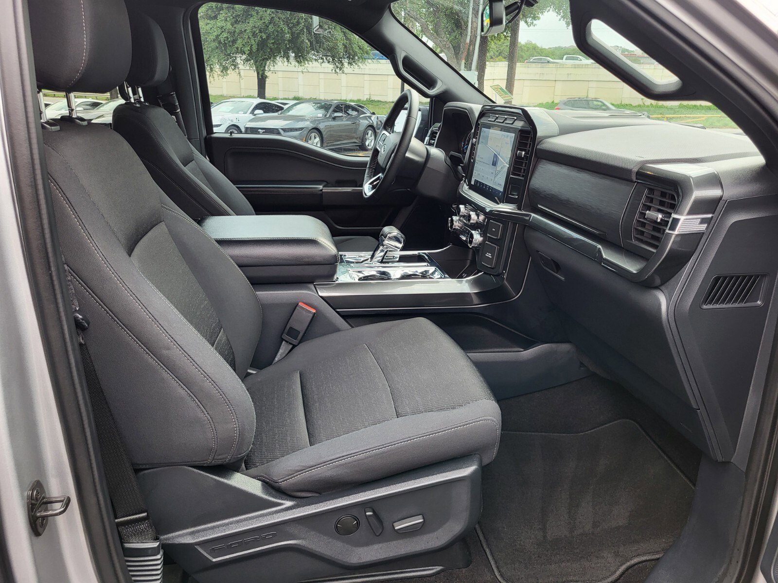 Certified 2022 Ford F150 XLT w/ Equipment Group 302A High image 13