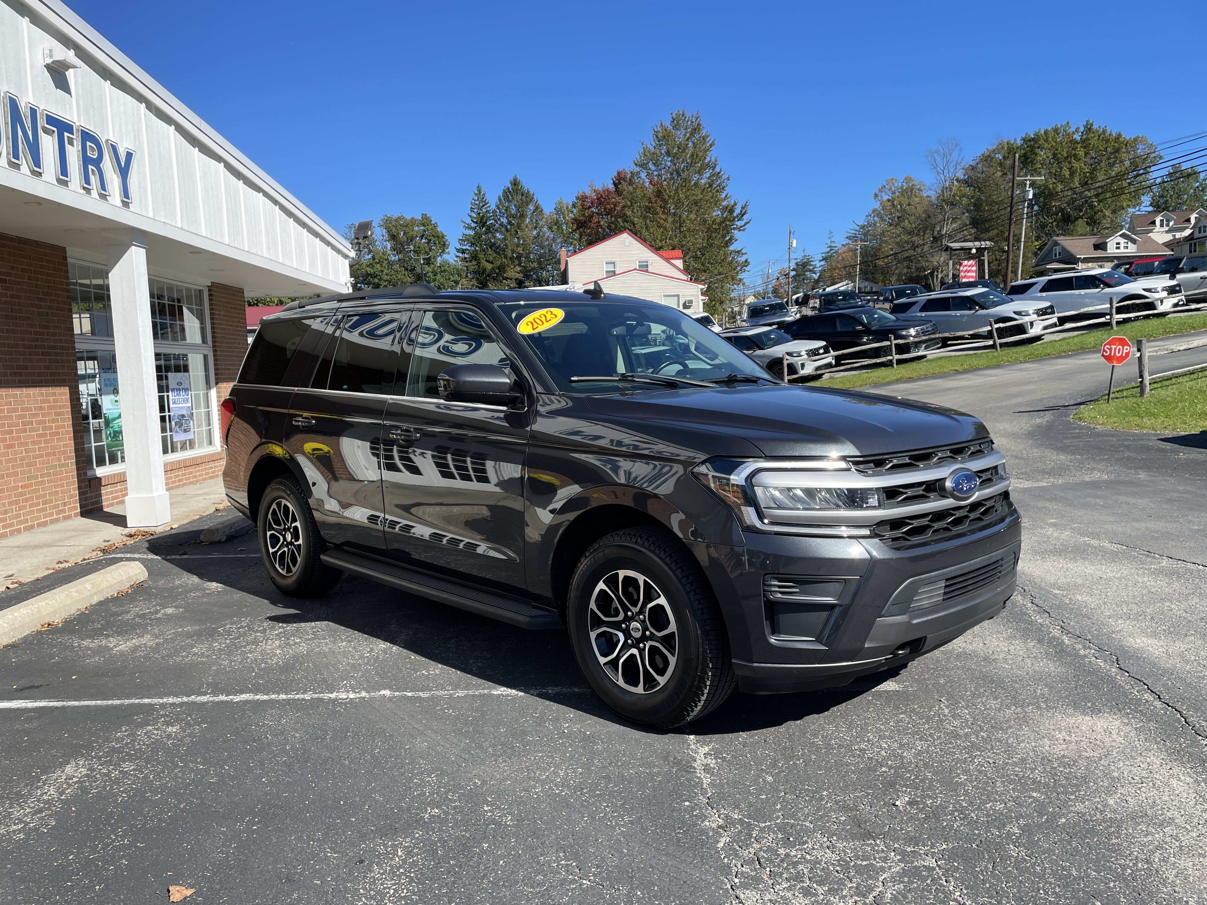 Certified 2023 Ford Expedition XLT AWD/4WD image 3