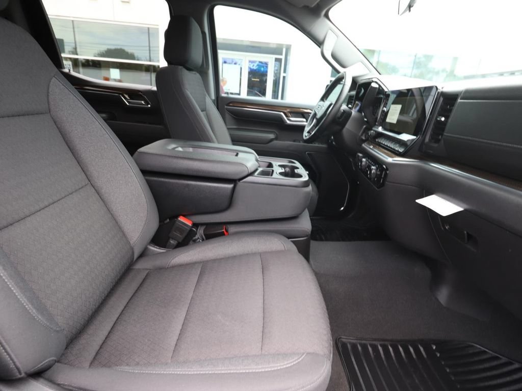 Used 2024 Chevrolet Silverado 1500 RST AWD/4WD image 13