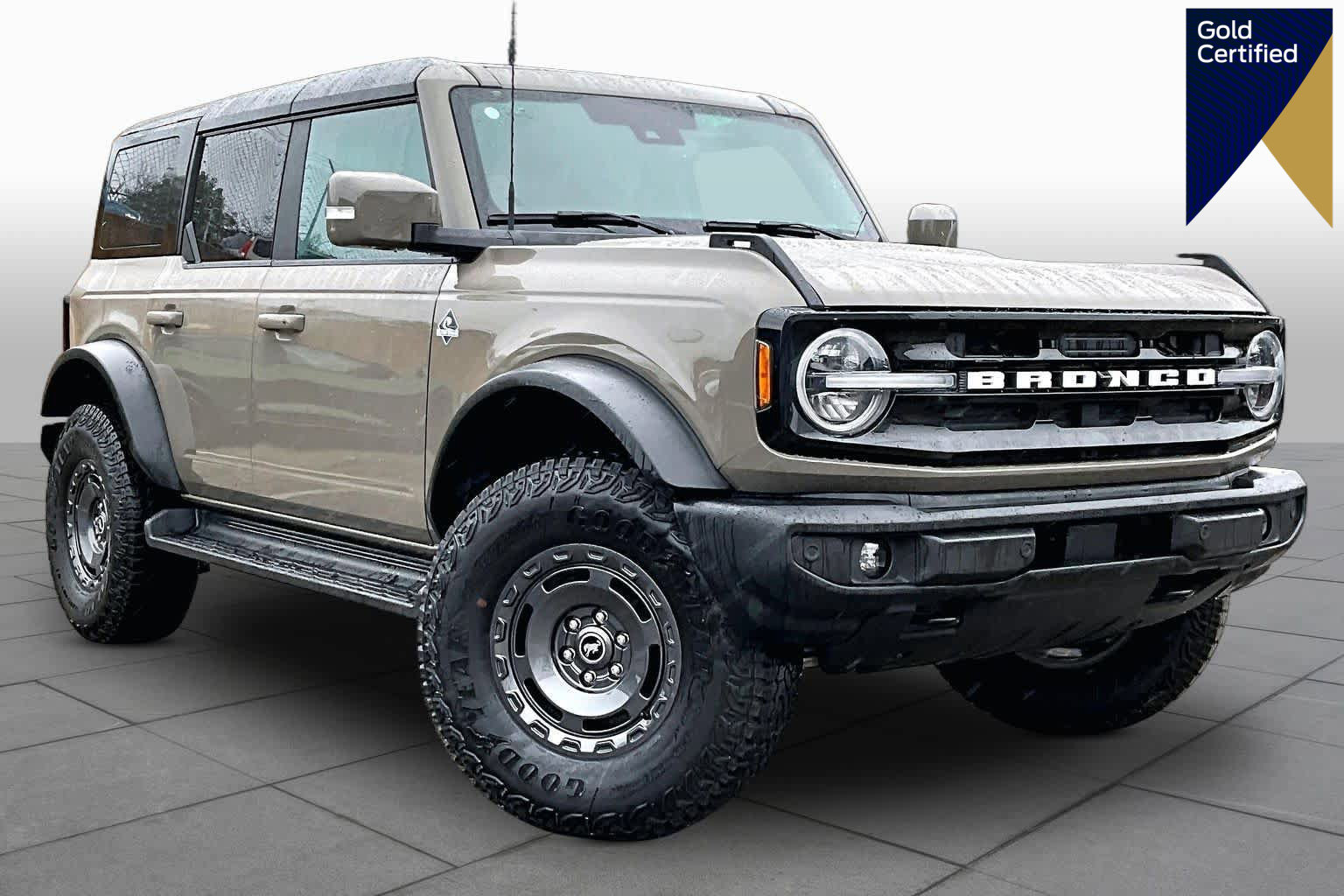 Certified 2025 Ford Bronco Outer Banks w/ Sasquatch Package