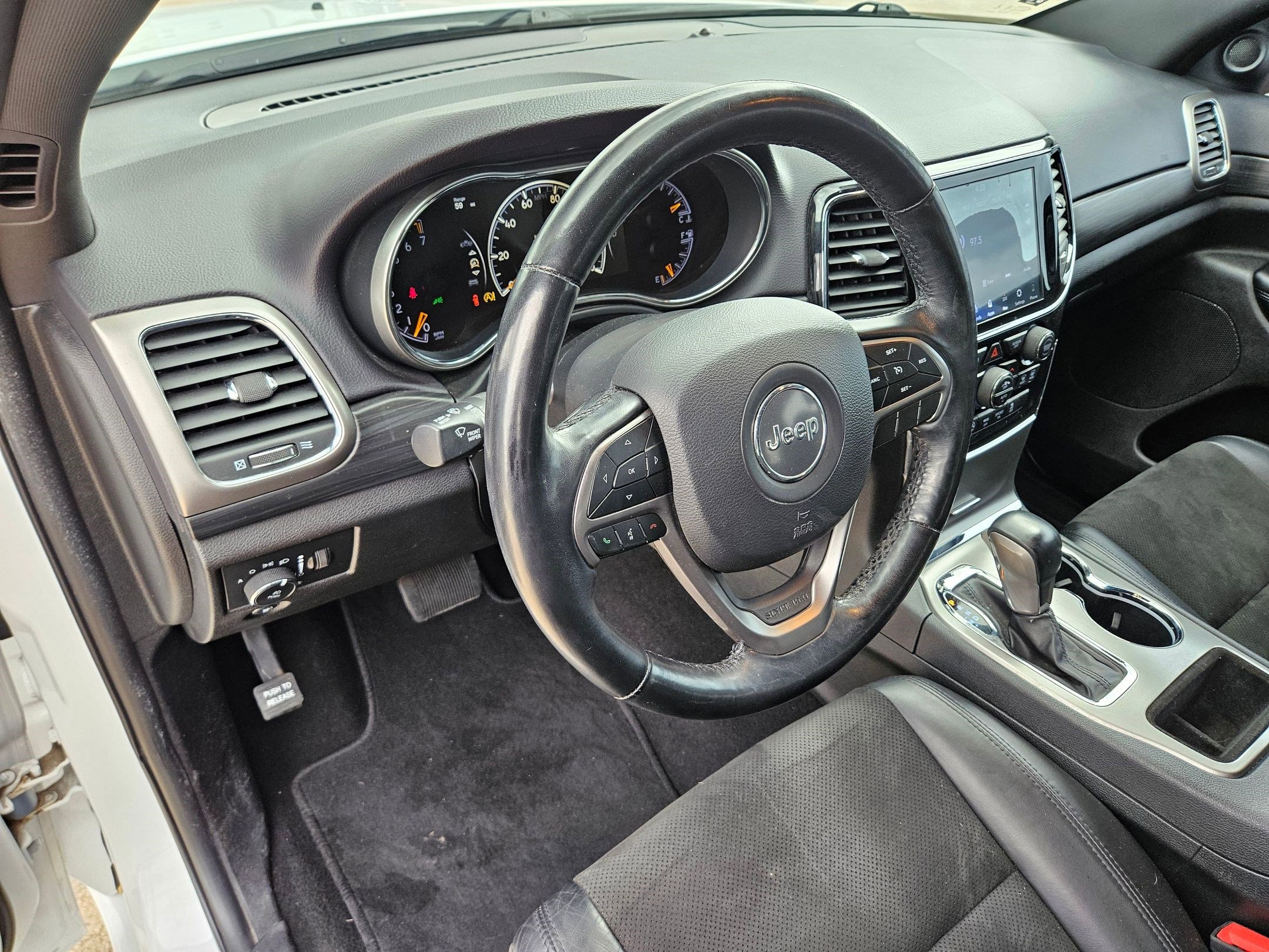 Used 2020 Jeep Grand Cherokee Altitude AWD/4WD image 14