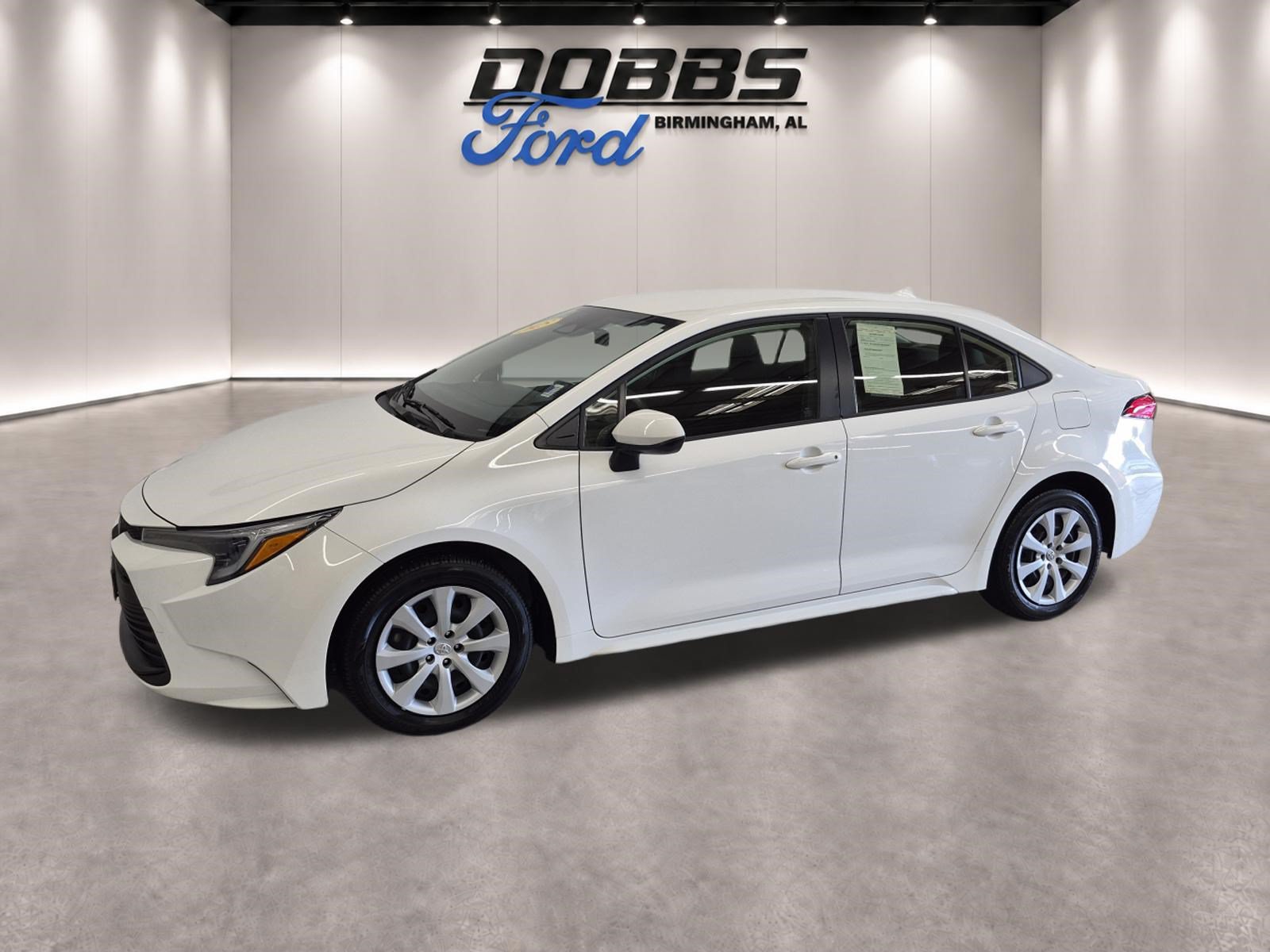 Used 2025 Toyota Corolla LE FWD image 3