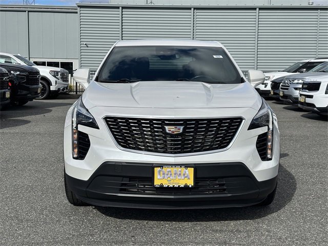 Used 2022 Cadillac XT4 Luxury w/ Cold Weather Package image 9