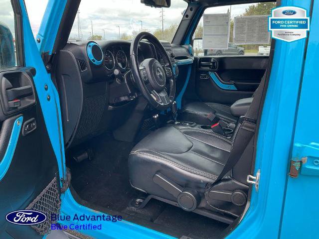 Used 2017 Jeep Wrangler Unlimited Sahara w/ Connectivity Group AWD/4WD image 15