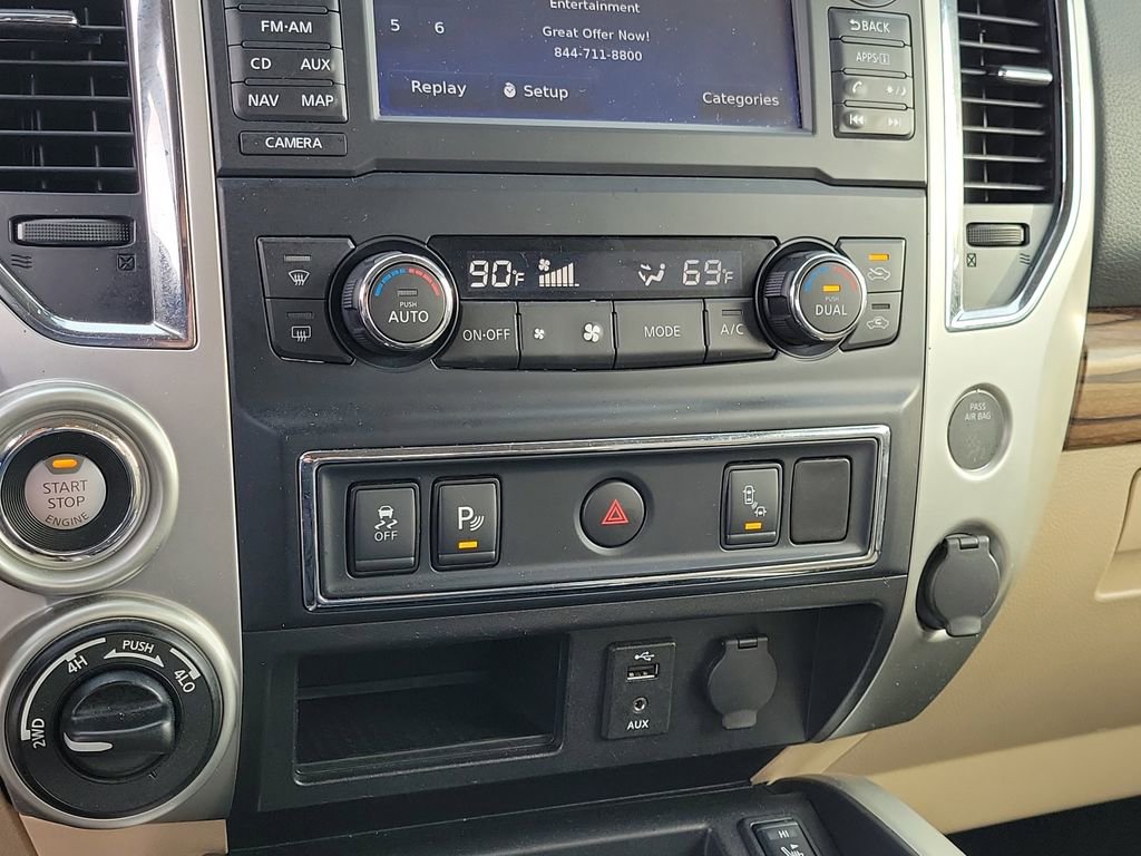 Used 2017 Nissan Titan SL image 28