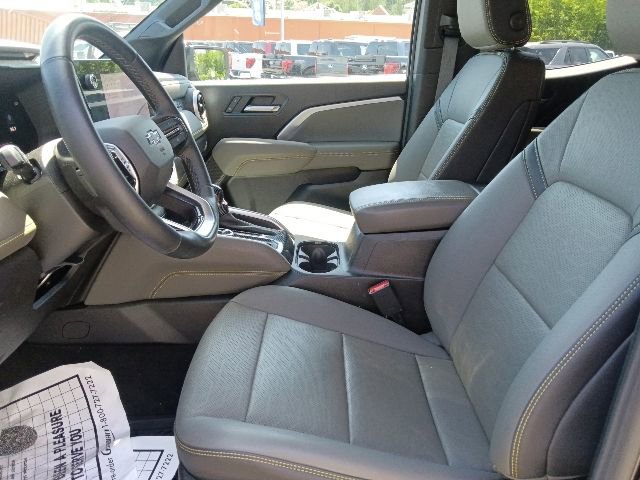 Used 2025 Chevrolet Colorado ZR2 w/ Technology Package AWD/4WD image 16