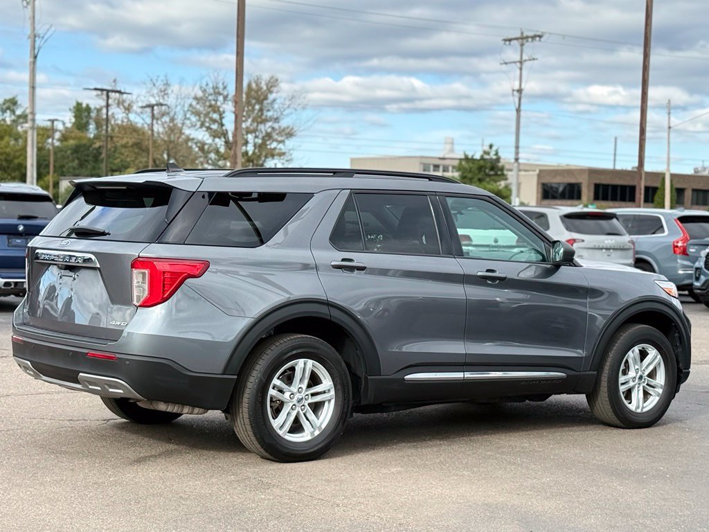 Certified 2024 Ford Explorer XLT w/ Equipment Group 202A AWD/4WD image 31