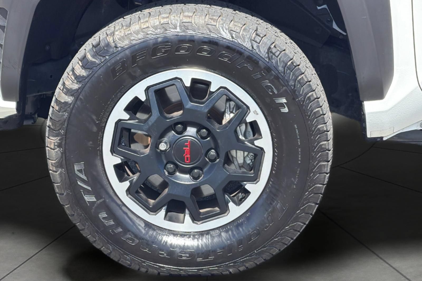 Used 2025 Toyota Tacoma TRD Off-Road w/ TRD Off Road Upgrade Package AWD/4WD image 13