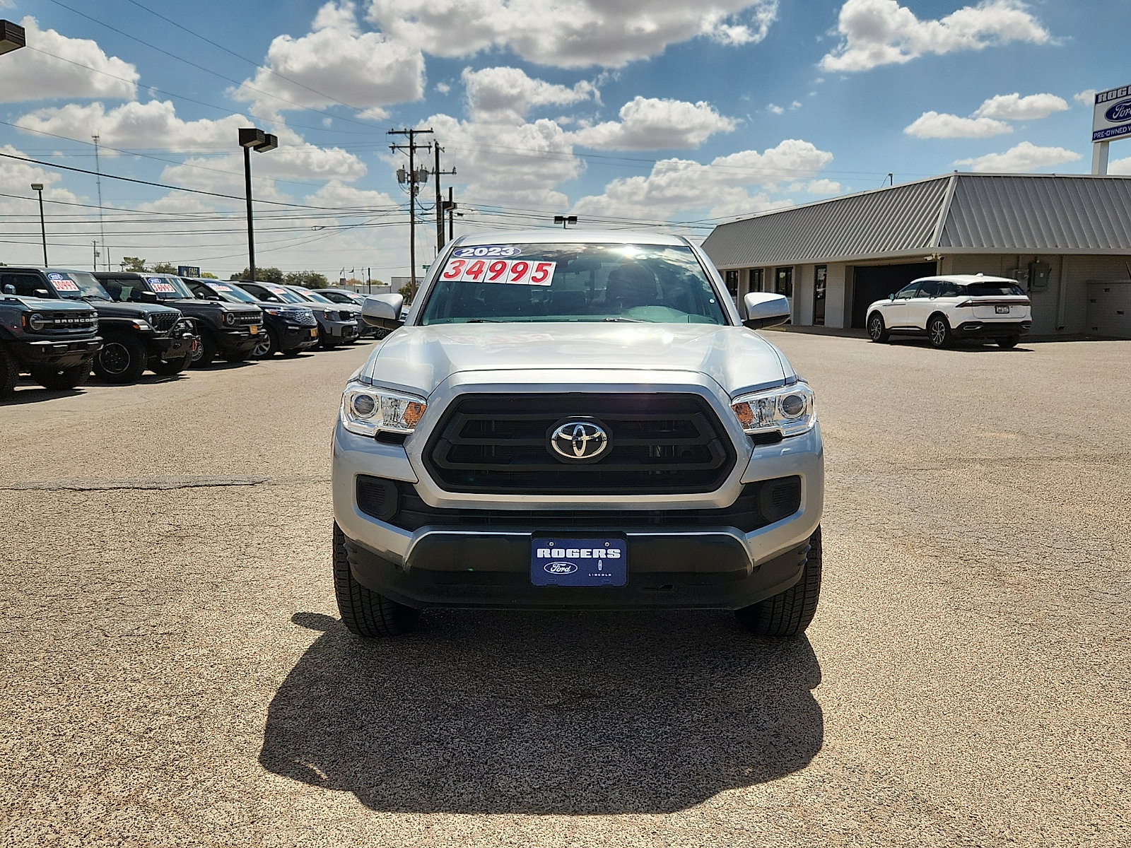 Used 2023 Toyota Tacoma SR AWD/4WD image 2