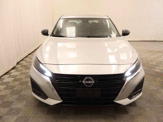 Used 2025 Nissan Altima 2.5 SV FWD image 4