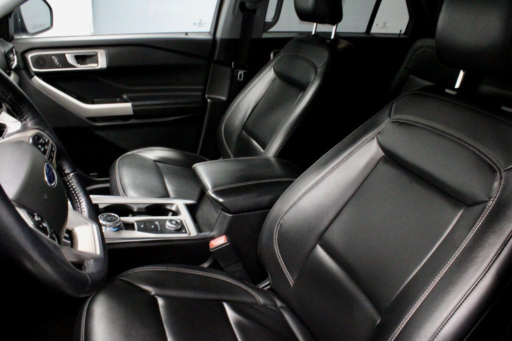 Certified 2022 Ford Explorer XLT w/ Equipment Group 202A image 26