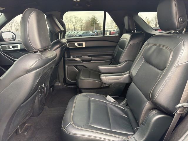 Certified 2020 Ford Explorer XLT w/ Equipment Group 202A image 17