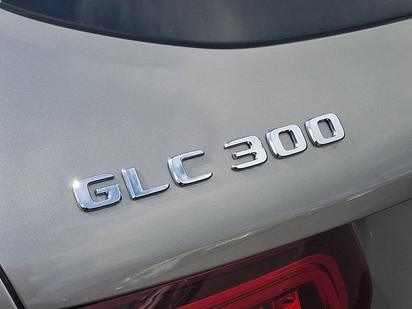 Used 2021 Mercedes-Benz GLC 300 4MATIC image 29