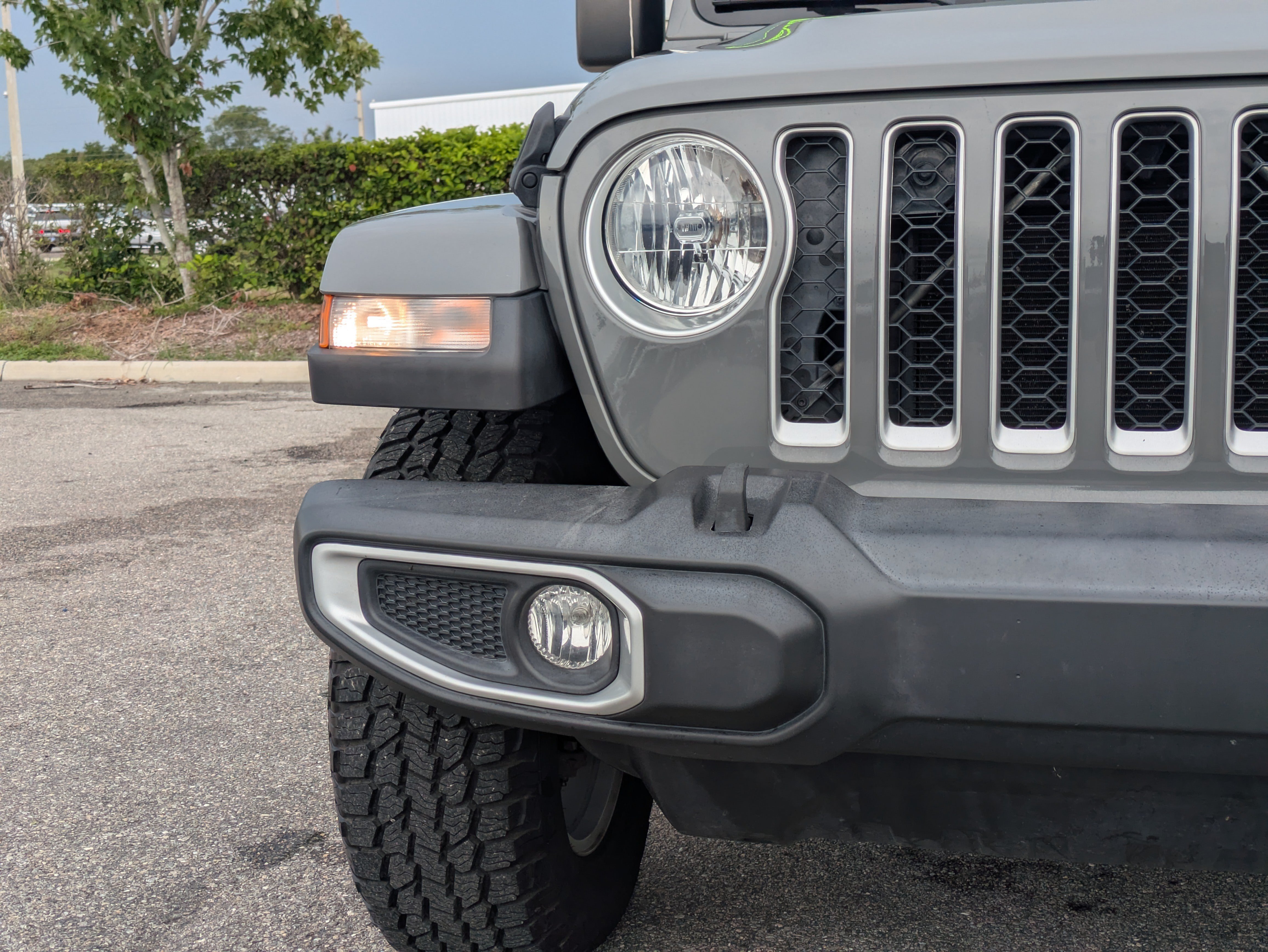 Used 2023 Jeep Gladiator Overland AWD/4WD image 10