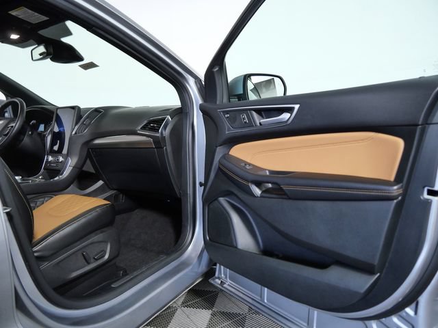 Certified 2023 Ford Edge Titanium w/ Equipment Group 301A AWD/4WD image 11