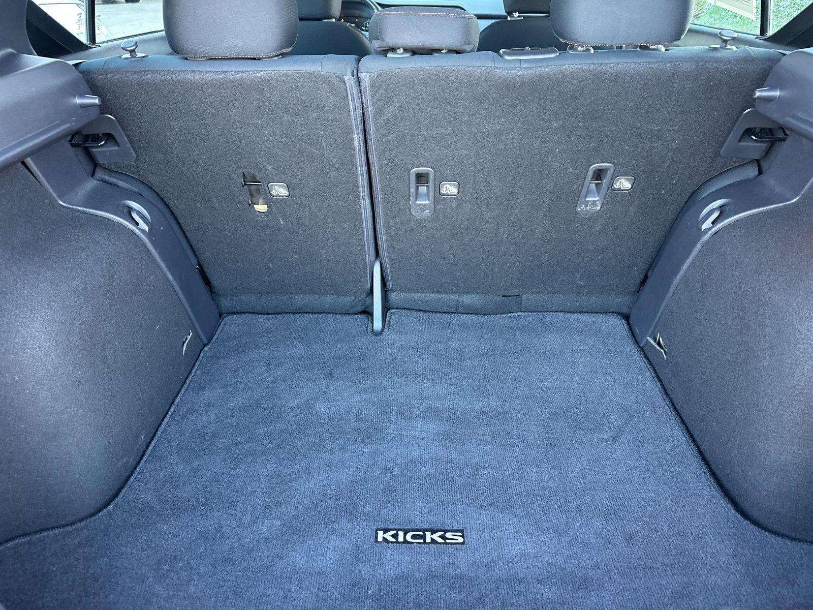 Used 2024 Nissan Kicks SR image 14