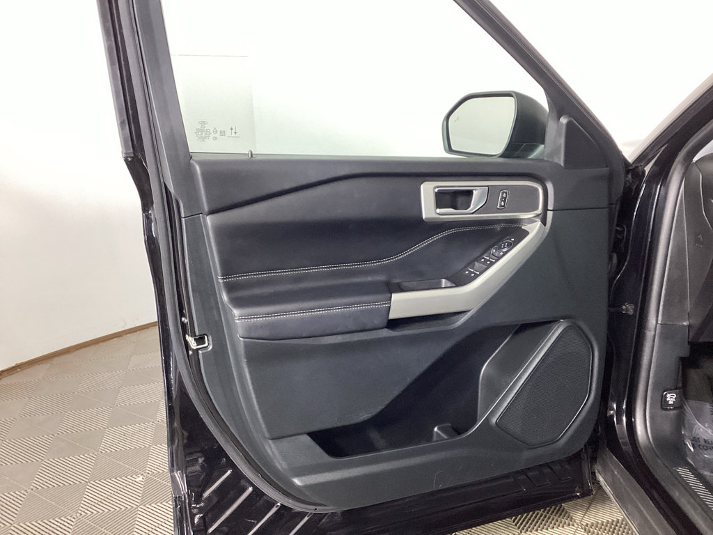 Certified 2023 Ford Explorer XLT w/ Equipment Group 202A AWD/4WD image 16