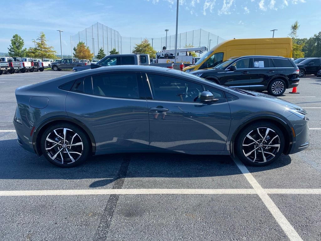 Used 2024 Toyota Prius Prime Premium FWD image 8