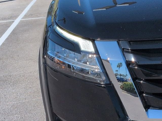 Used 2022 Nissan Pathfinder SV image 10