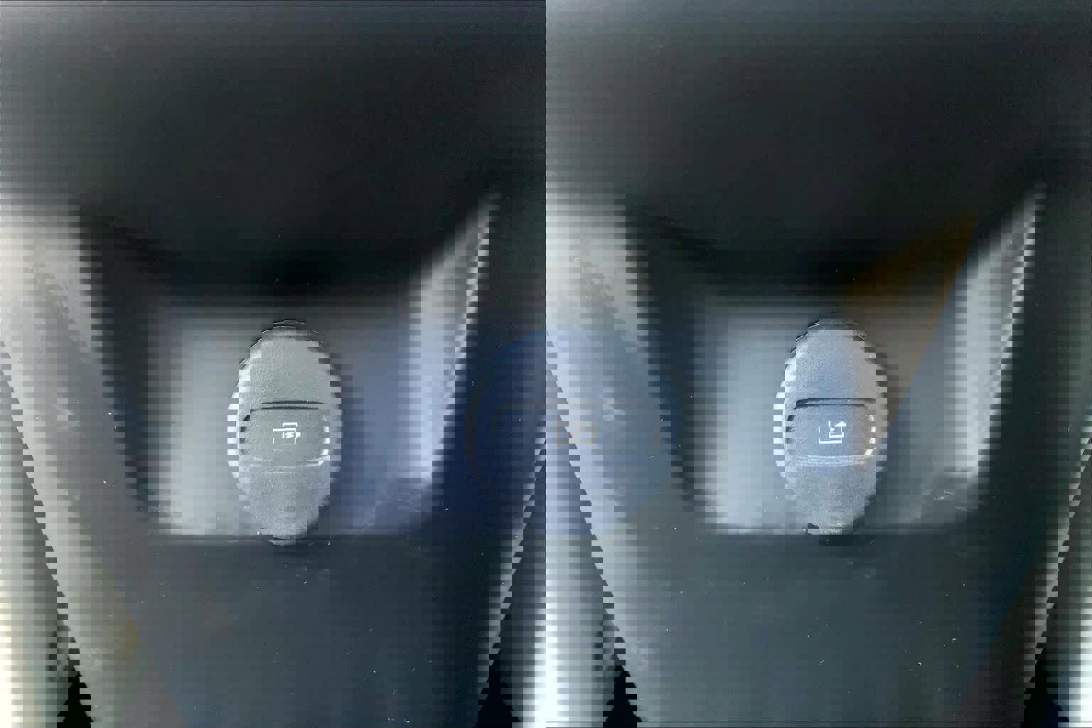 Used 2022 Volvo XC60 B5 Momentum w/ Protection Package Premier image 33