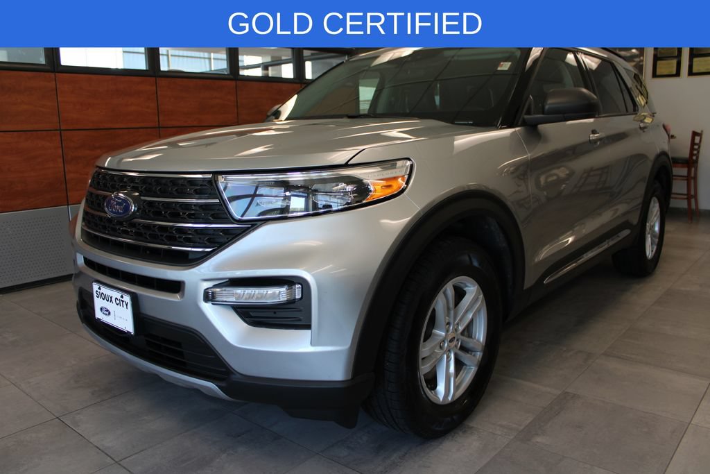 Certified 2024 Ford Explorer XLT w/ Equipment Group 202A AWD/4WD image 1