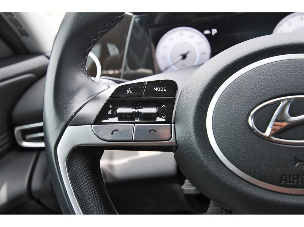 Used 2022 Hyundai Elantra SEL w/ Convenience Package FWD image 22