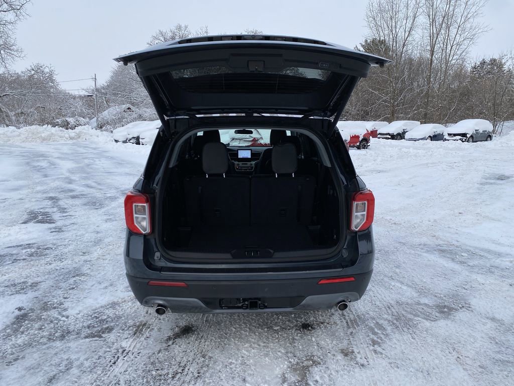 Certified 2023 Ford Explorer XLT w/ Equipment Group 202A image 18