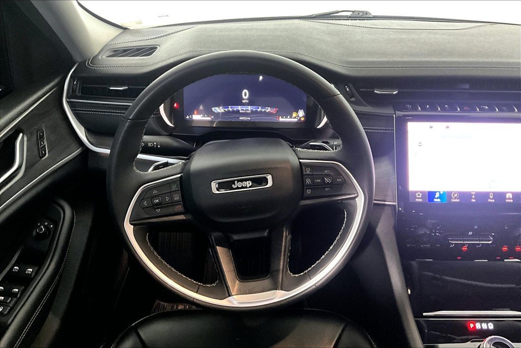 Used 2023 Jeep Grand Cherokee Limited RWD image 5