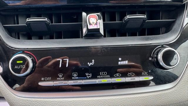 Used 2022 Toyota Corolla LE image 21