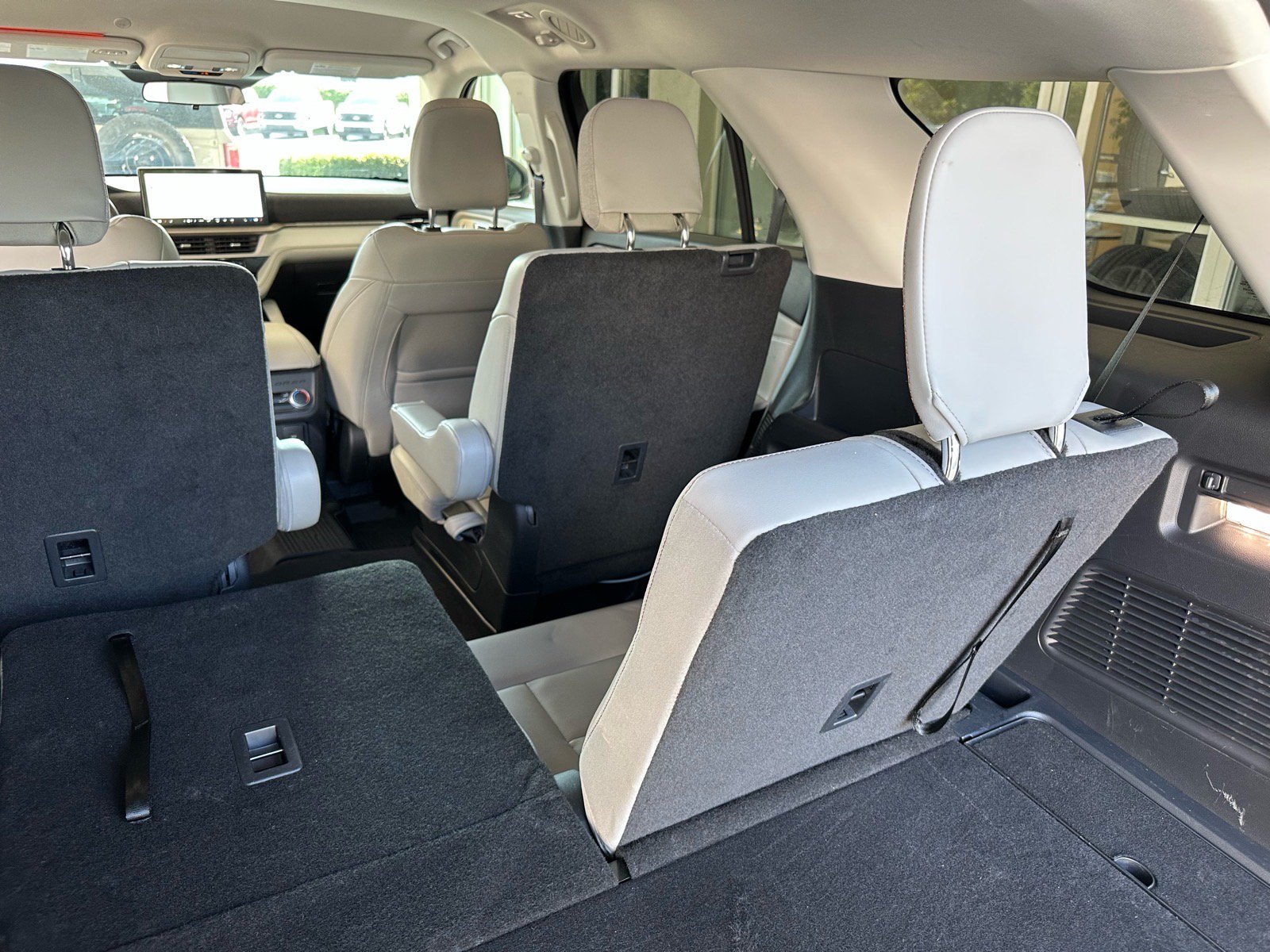 Certified 2025 Ford Explorer Active w/ Active Comfort Package RWD image 25