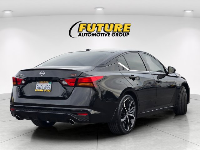 Used 2024 Nissan Altima 2.5 SR w/ SR Premium Package FWD image 4