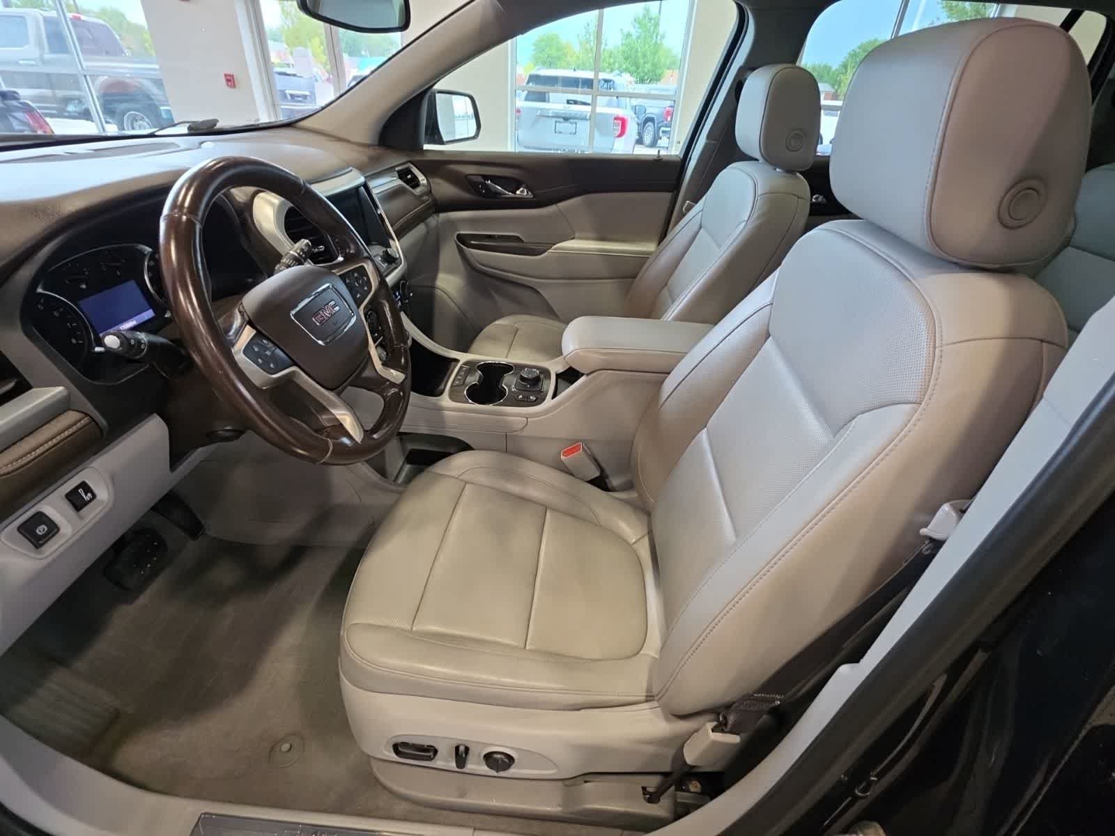 Used 2020 GMC Acadia SLT w/ GMC Pro Grade Package AWD/4WD image 18