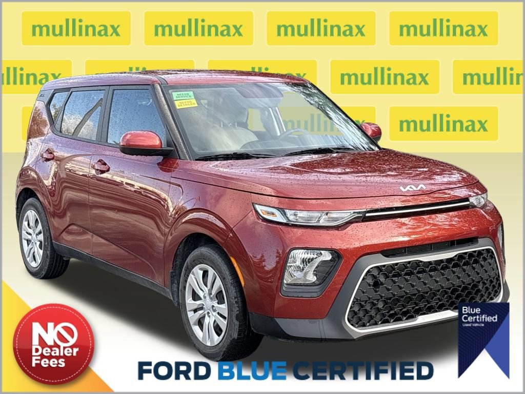Used 2022 Kia Soul LX image 1