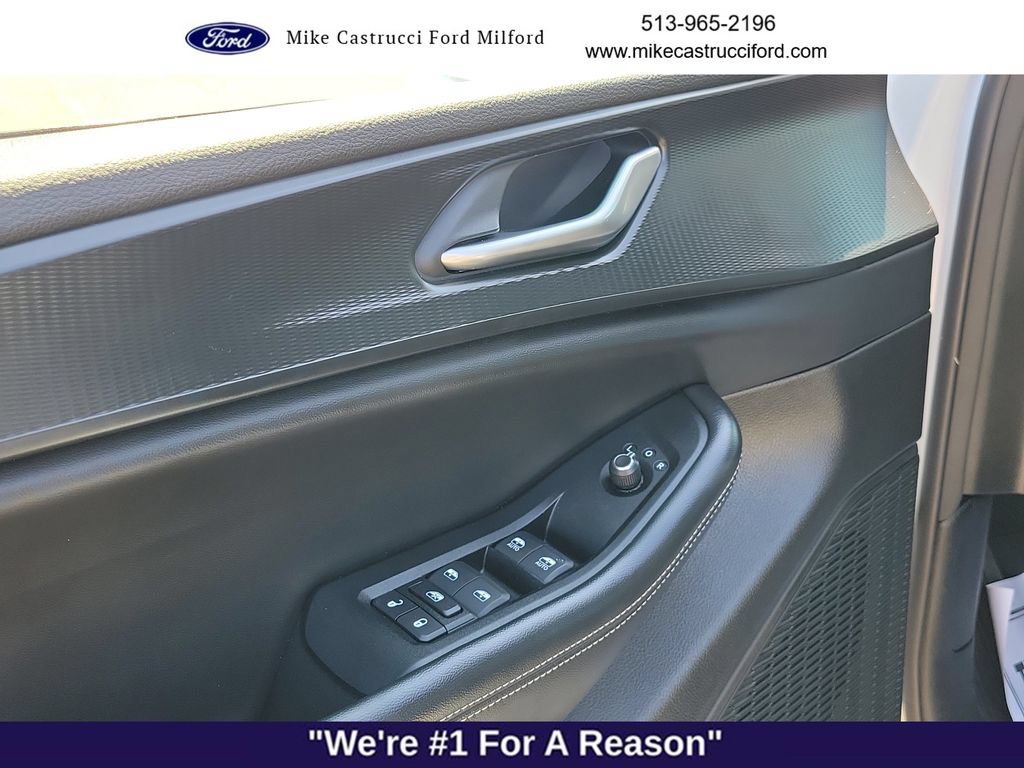 Used 2024 Jeep Grand Cherokee Altitude AWD/4WD image 19