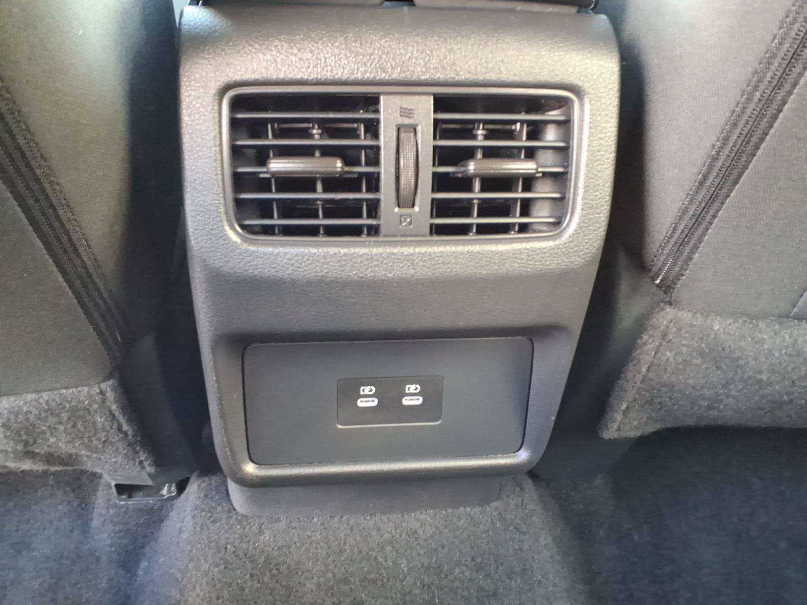 Used 2025 Nissan Rogue SV FWD image 18