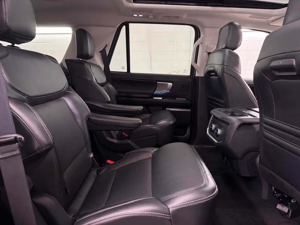 Certified 2025 Ford Expedition Platinum AWD/4WD image 34