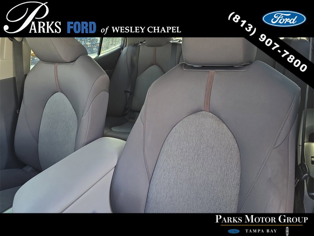 Used 2018 Toyota Camry L image 19