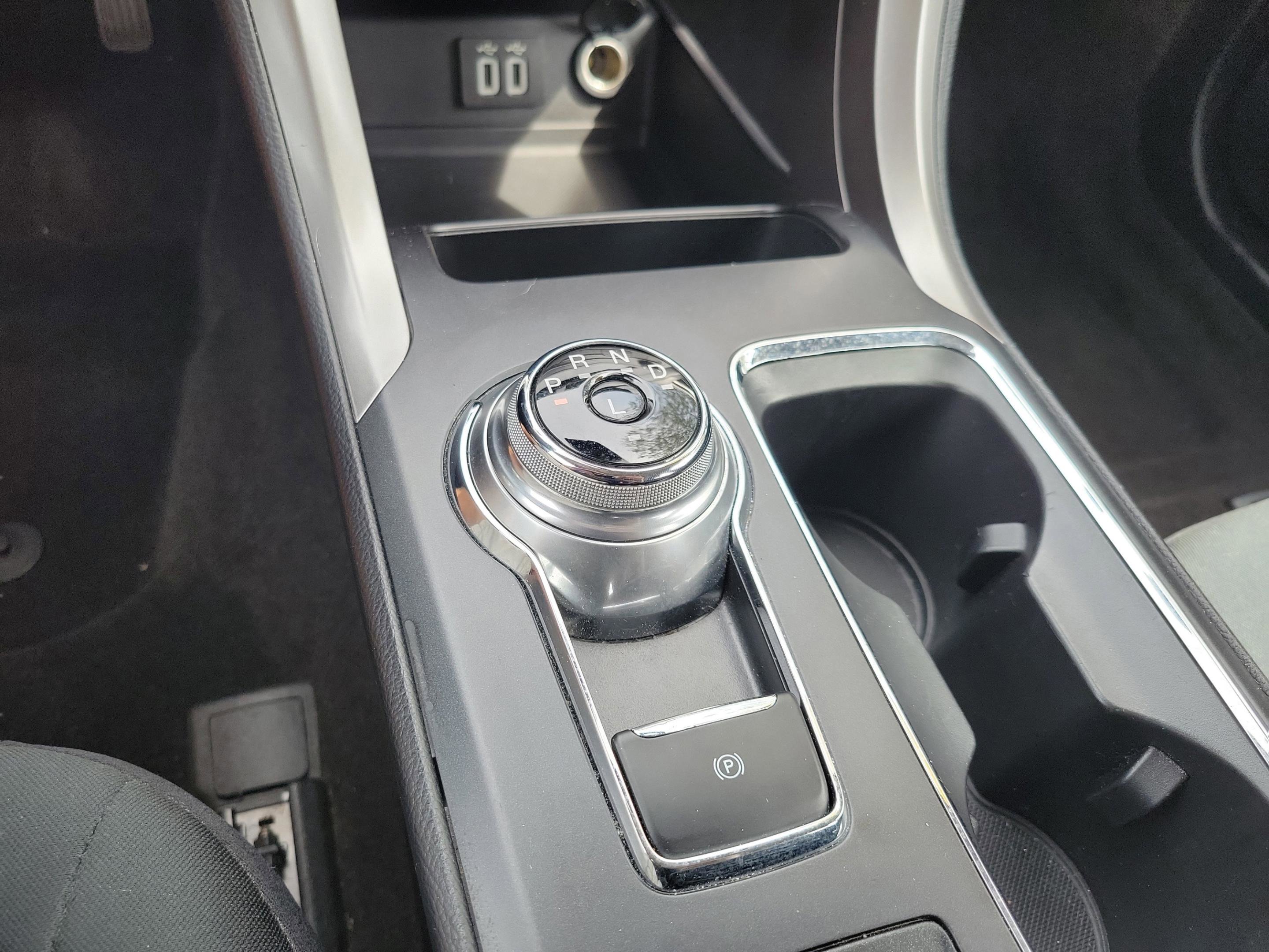 Certified 2020 Ford Fusion SE FWD image 31