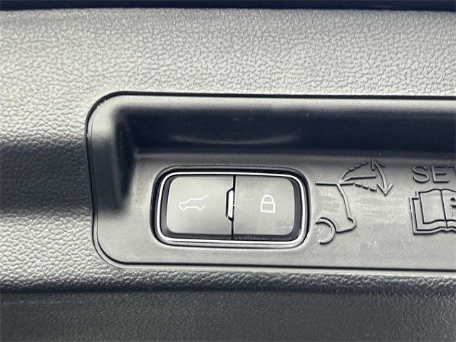 Certified 2023 Ford Explorer XLT image 13