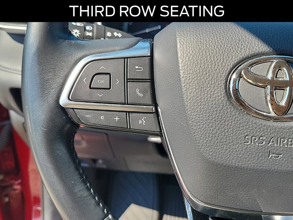 Used 2021 Toyota Highlander XLE AWD/4WD image 24