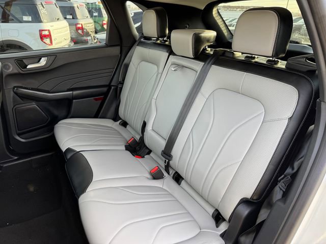 Certified 2025 Ford Escape SE w/ PHEV Premium Package image 16