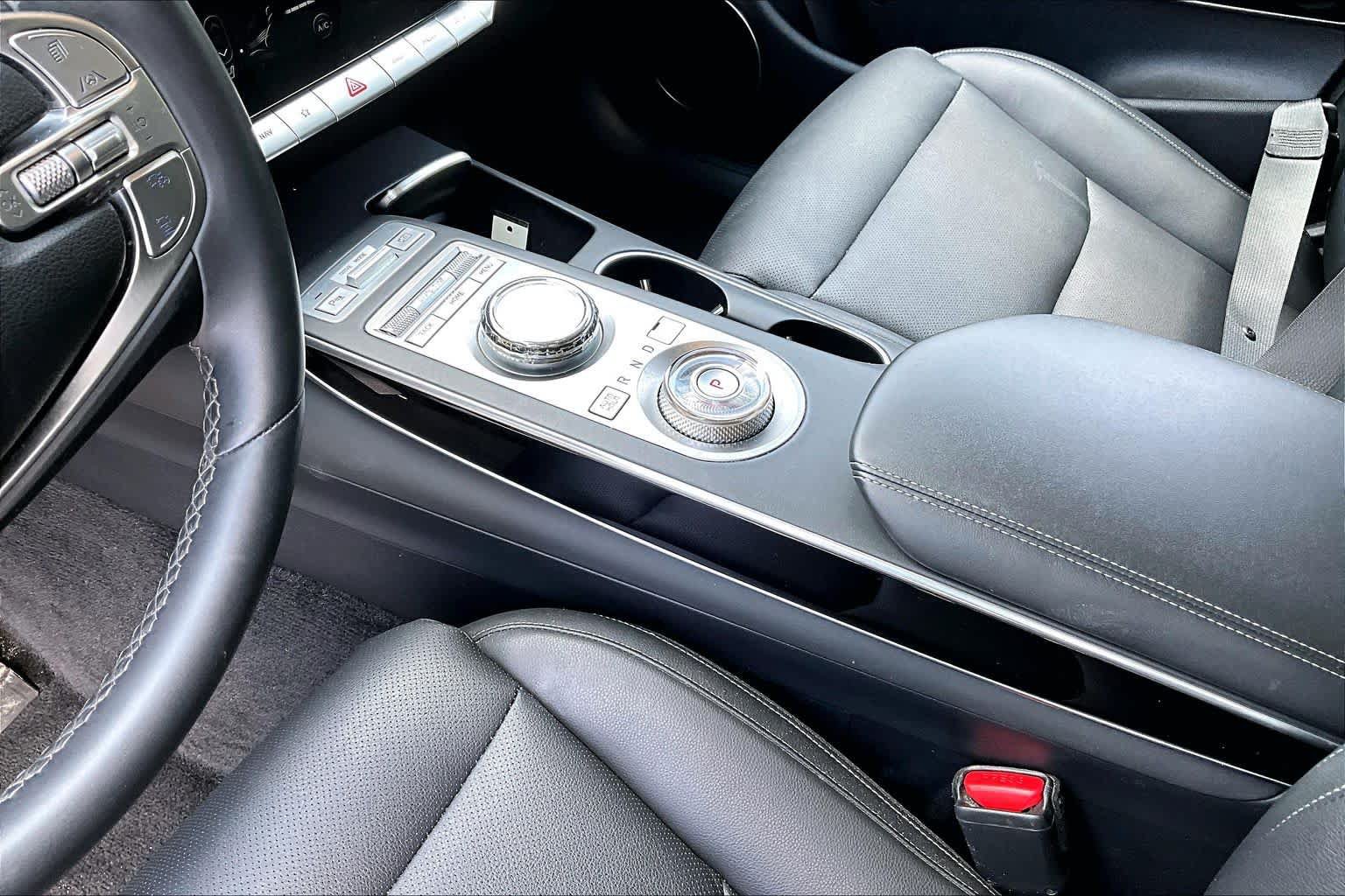 Used 2025 Genesis GV70 2.5T AWD/4WD image 17