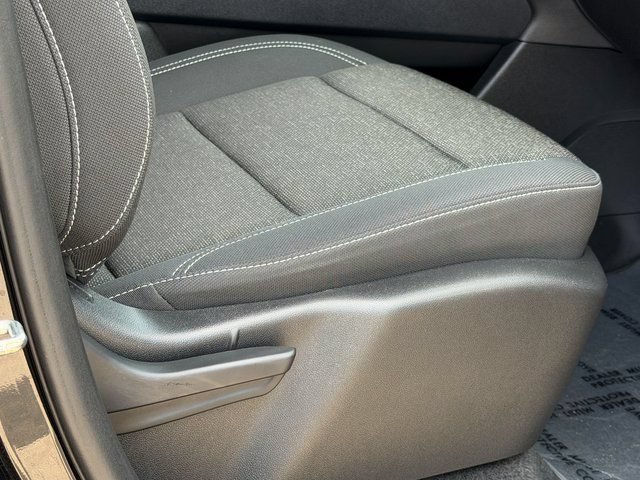 Used 2025 Chevrolet Traverse LT w/ Driver Confidence Package AWD/4WD image 34