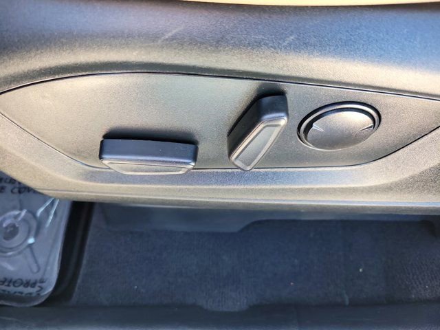 Certified 2020 Ford Explorer XLT w/ Equipment Group 202A image 25