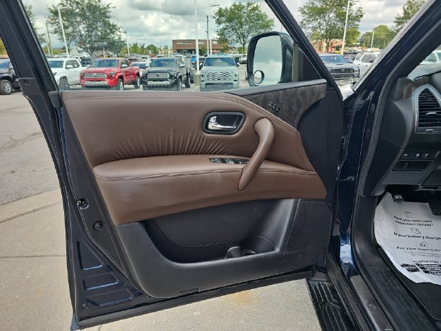 Used 2023 Nissan Armada Platinum w/ Captain's Chairs Package AWD/4WD image 10