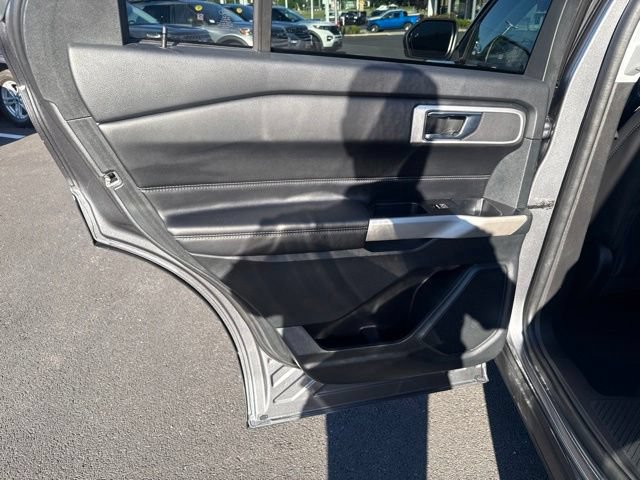Certified 2022 Ford Explorer XLT w/ Equipment Group 202A AWD/4WD image 18